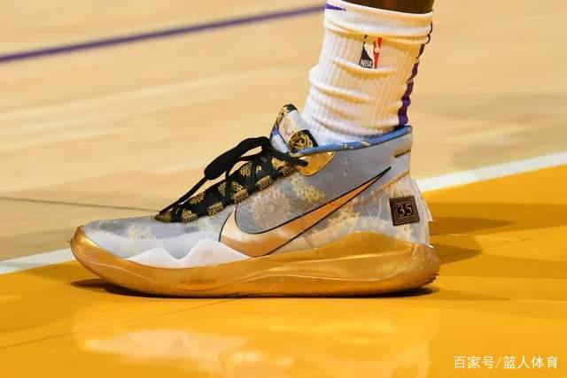 英联杯-B费卡塞米罗梅开二度 曼联5-2莱斯特城